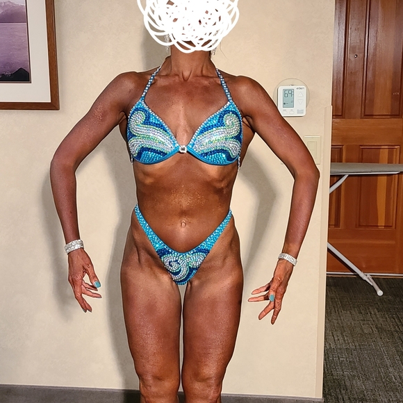 Turquoise hologram competition, figure posing suit, handmade, premade size 36B - Picture 13 of 14